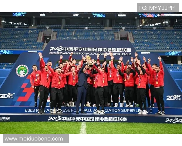 上海海港全力备战新赛季打造冠军之师再掀中超激情热潮