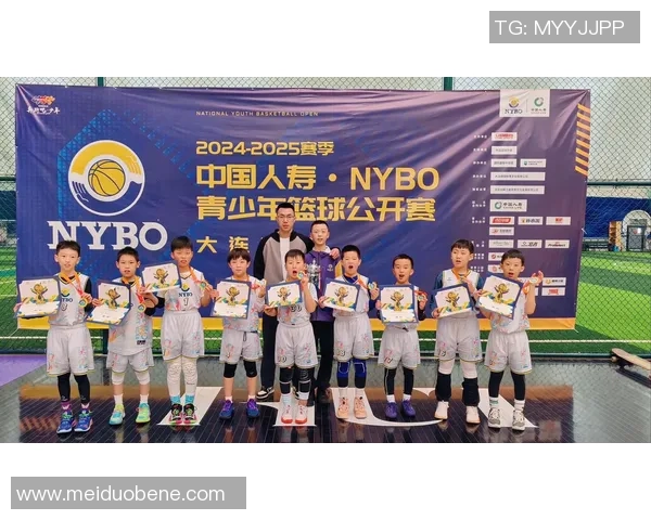 以篮球为纽带探索团队合作与青春拼搏的无限可能