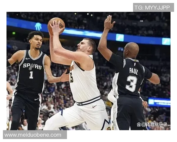 凯尔特人与雄鹿的激烈对决:东部顶级强队的巅峰对抗与战术较量 凯尔特人与雄鹿的激烈对决:东部顶级强队的巅峰对抗与战术较量