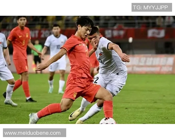 国足热身赛再掀激情年轻阵容闪耀全场展现巴黎奥运备战新风貌