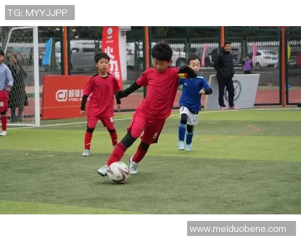 绿茵逐梦激情碰撞见证青春与荣耀的足球盛宴